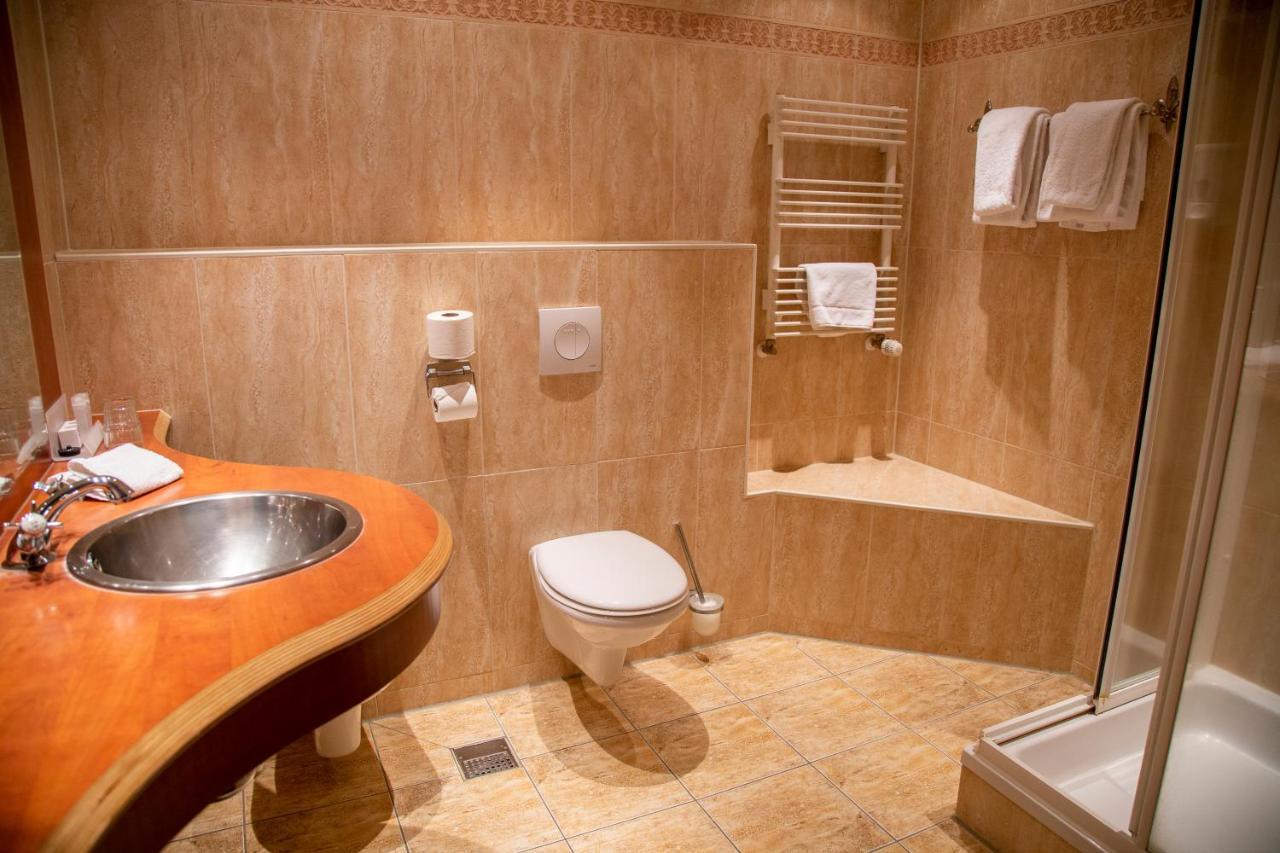 Amicitia Hotel 스네크 외부 사진
