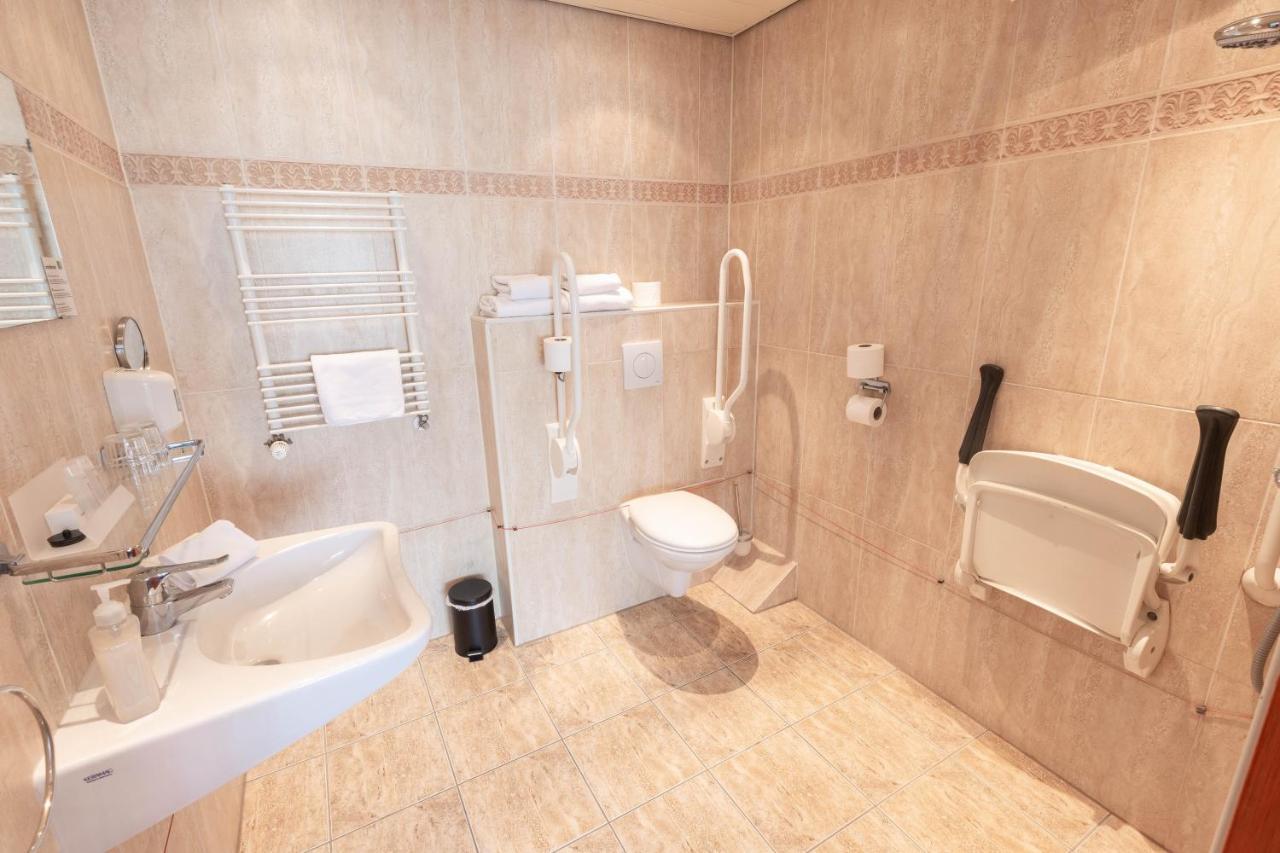 Amicitia Hotel 스네크 외부 사진