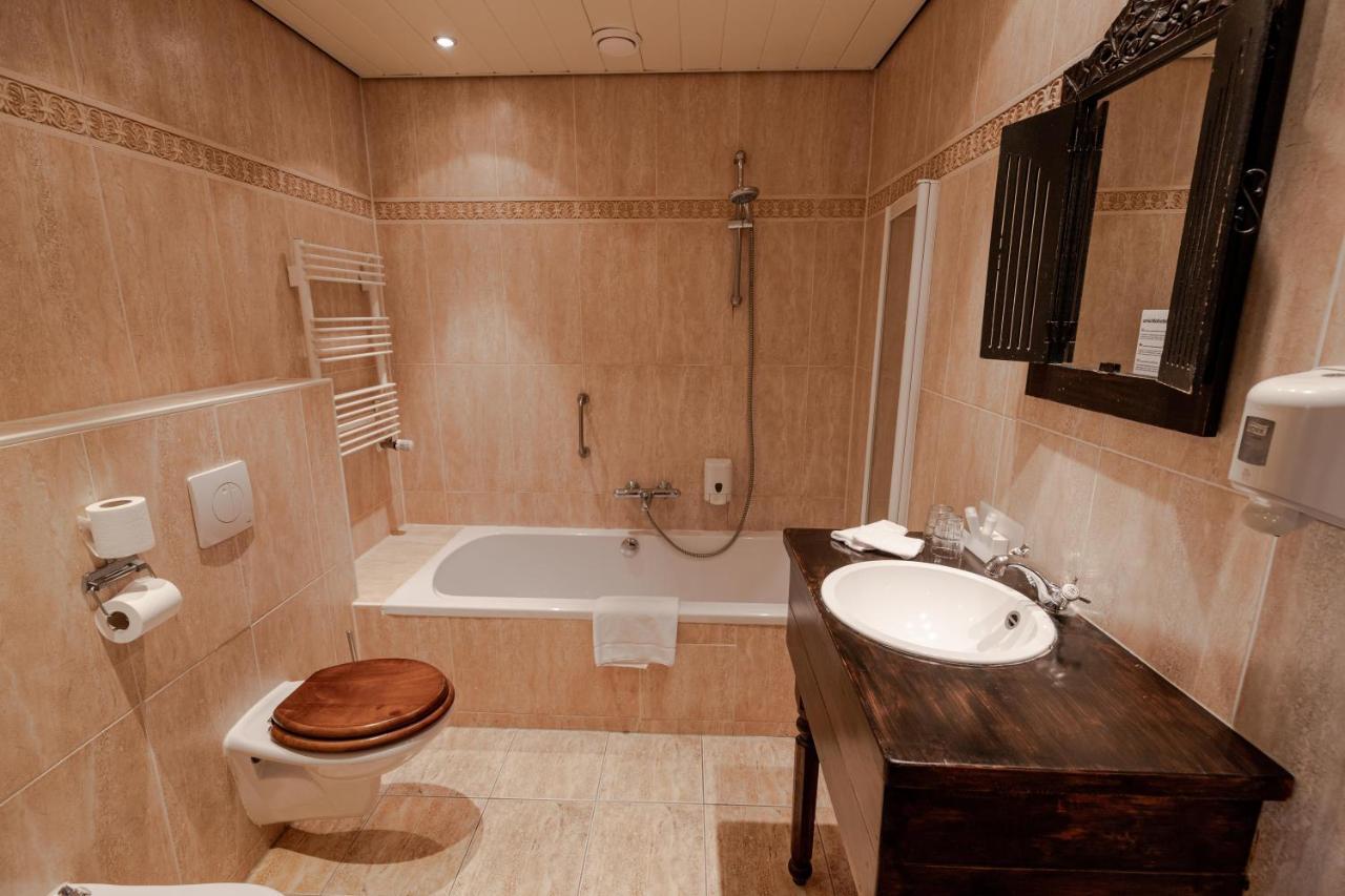 Amicitia Hotel 스네크 외부 사진