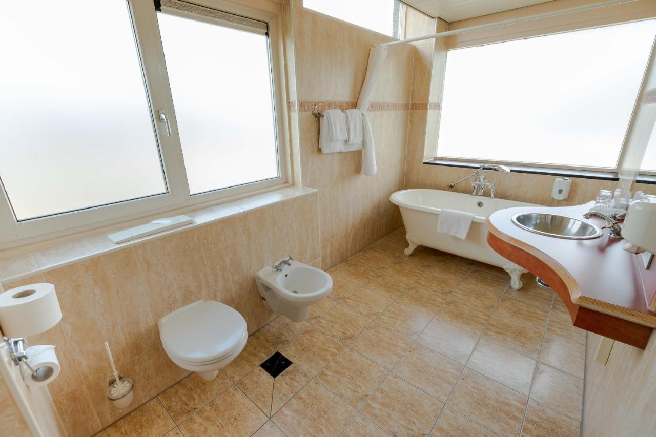 Amicitia Hotel 스네크 외부 사진