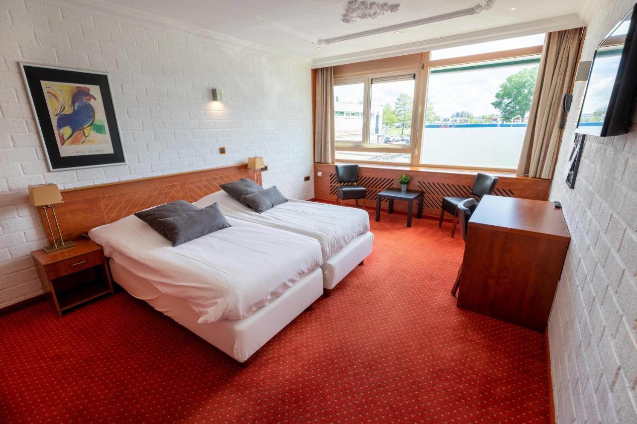 Amicitia Hotel 스네크 외부 사진