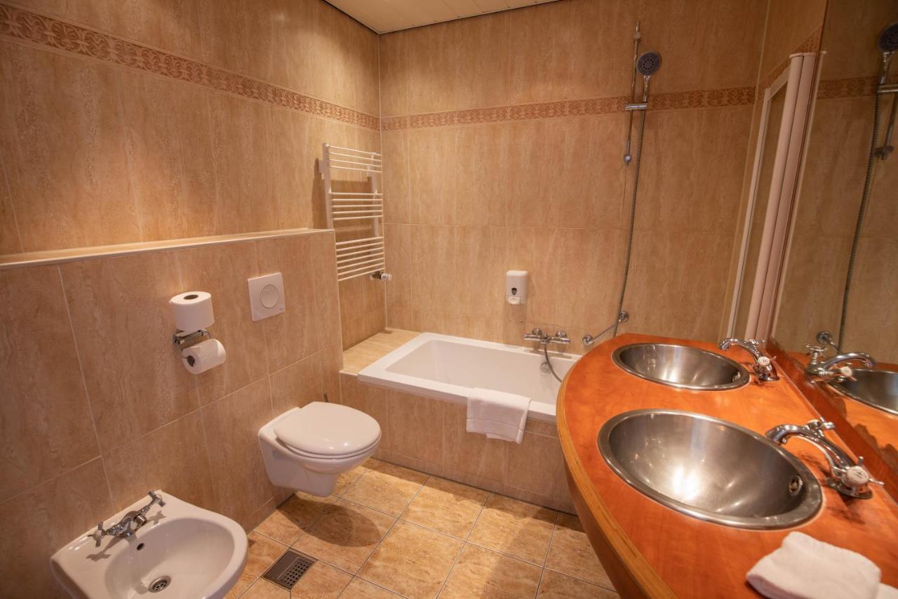 Amicitia Hotel 스네크 외부 사진
