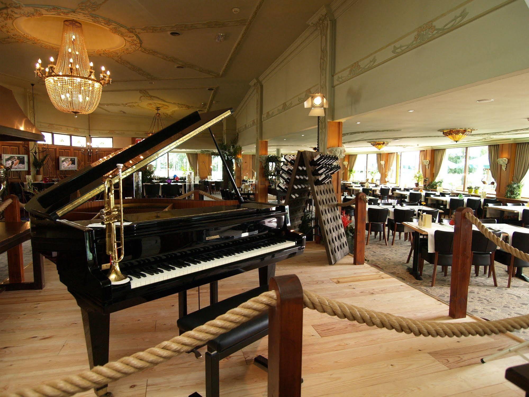 Amicitia Hotel 스네크 외부 사진